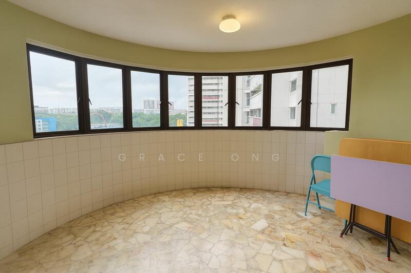 For Sale - 402 Sin Ming Avenue