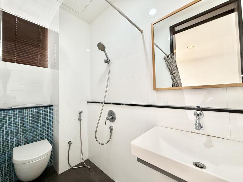 Carlyx Residence, 39 Carlisle Road, Farrer Park / Serangoon Rd, 2 Bedrooms, 1,300 sqft, Apartment For Rent, by Evelyn Tan, 25591739 - Bathroom - PropertyGuru.com.sg
