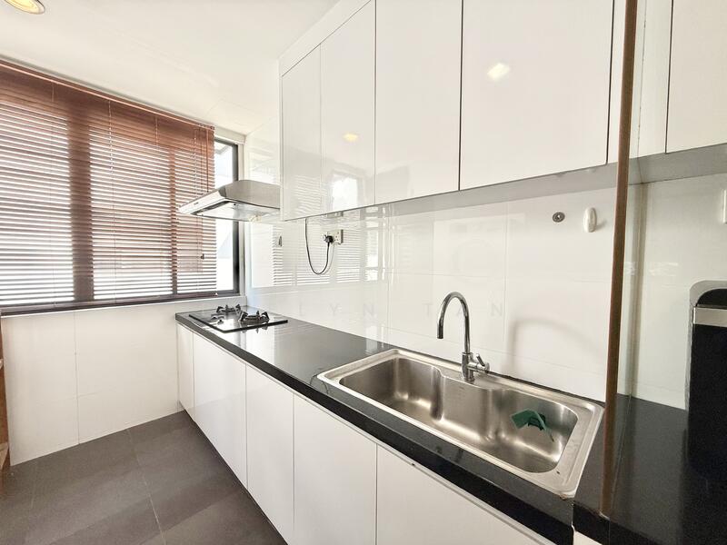 Carlyx Residence, 39 Carlisle Road, Farrer Park / Serangoon Rd, 2 Bedrooms, 1,300 sqft, Apartment For Rent, by Evelyn Tan, 25591739 - Kitchen - PropertyGuru.com.sg