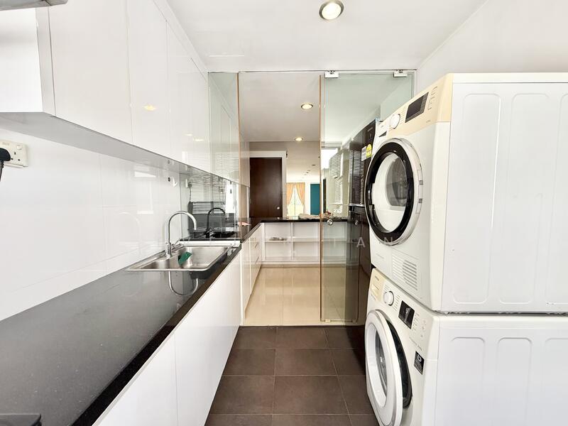 Carlyx Residence, 39 Carlisle Road, Farrer Park / Serangoon Rd, 2 Bedrooms, 1,300 sqft, Apartment For Rent, by Evelyn Tan, 25591739 - Kitchen - PropertyGuru.com.sg