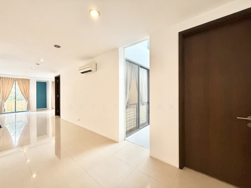 Carlisle Road, Cambridge Road, Farrer Park / Serangoon Rd, 2 Bedrooms, 1,300 sqft, Apartment For Rent, by Evelyn Tan, 25591789 - Entrance - PropertyGuru.com.sg