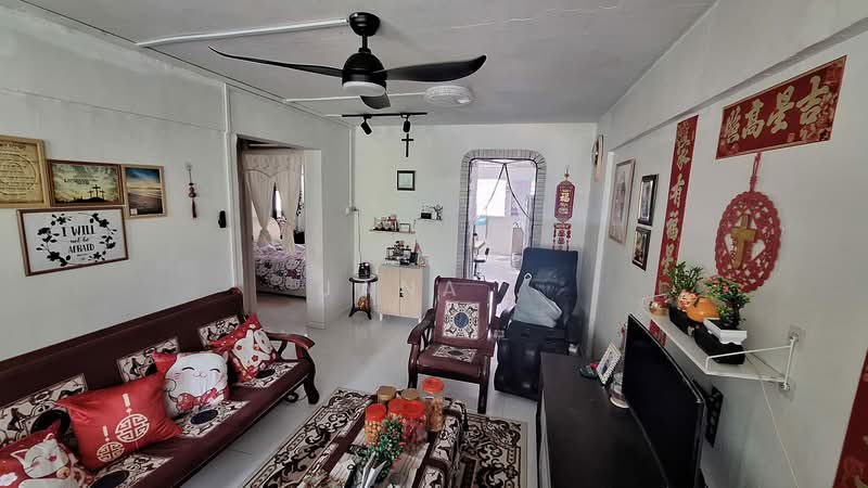 110 Yishun Ring Road HDB Flat For Sale at S$ 450,000 | PropertyGuru Singapore - Living Room