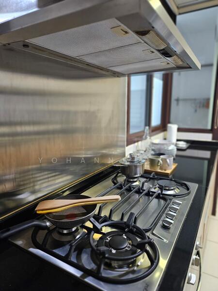 Varsity Park Condominium, 76 West Coast Road, Room Rental, 180 sqft, Condominium For Rent, by Yohanna Lie, 25592194 - Kitchen - PropertyGuru.com.sg