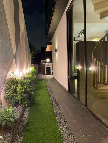 ★ Serangoon Garden Estate ★ Modern, Lovingly Maintained Semi-Detached ★, Serangoon Garden Estate | Tavistock MRT |, Hougang / Punggol / Sengkang, 4 Bedrooms, 4,000 sqft, Semi-Detached House For Sale, by Edmund Seah, 25592410 - Exterior - PropertyGuru.com.sg