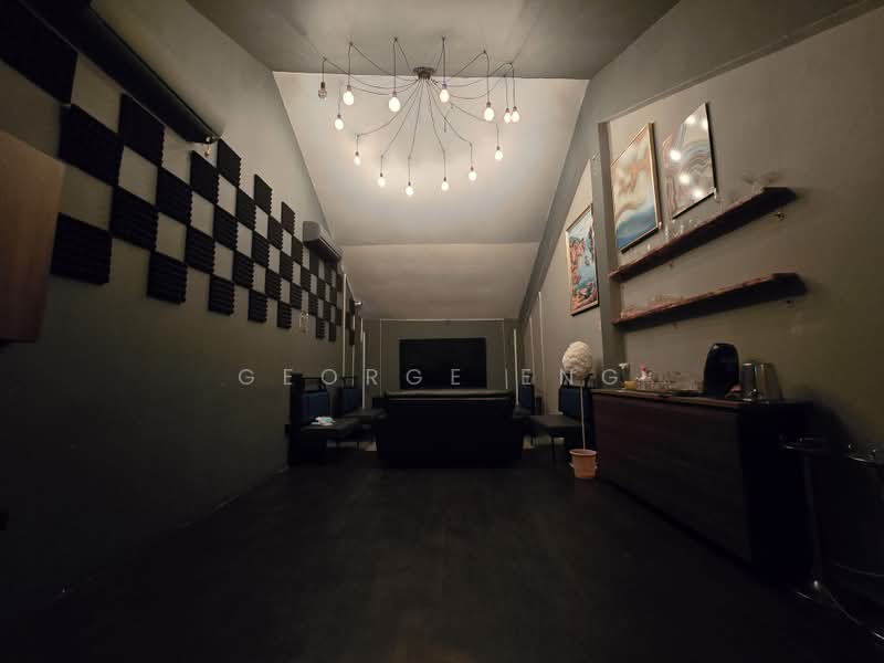 Aliwal Street 2.5 Storey Shophouse, Aliwal Street, Beach Road / Bugis / Rochor, 1,950 sqft, Shop / Shophouse For Rent, by George Eng, 25592884 - Living Room - CommercialGuru.com.sg