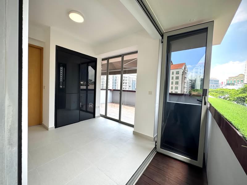 Vivace, 19 Tong Watt Road, 2 Bedrooms, 807 sqft, Apartment For Rent, by Irene Ng, 25592908 - Balcony - PropertyGuru.com.sg