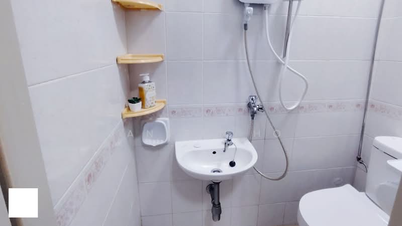 The Anchorage, 370 Alexandra Road, Room Rental, 100 sqft, Condominium For Rent, by Janssen Ho, 25594158 - Bathroom - PropertyGuru.com.sg