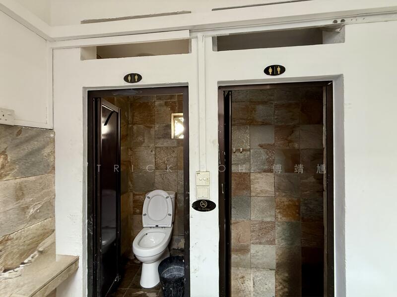 South Bridge Road, 198-198B South Bridge Road, Boat Quay / Raffles Place / Marina, 1,600 sqft, Shop / Shophouse For Rent, by Patrick Poh 傅靖尰, 25594887 - Bathroom - CommercialGuru.com.sg