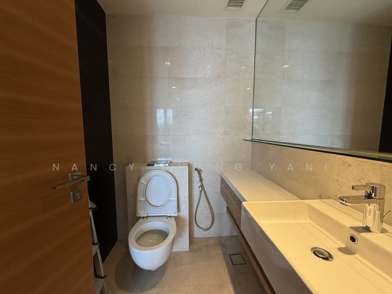 Altez, 16 Enggor Street, 1 Bedroom, 753 sqft, Condominium For Rent, by Nancy Zhang Yani, 25595025 - Bathroom - PropertyGuru.com.sg