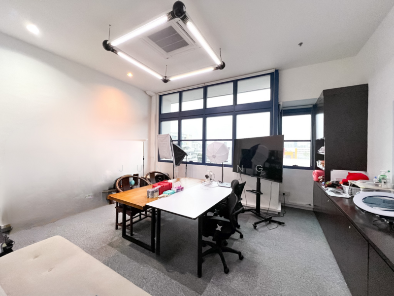 Ubi Techpark, 10 Ubi Crescent, 1,937 sqft, Light Industrial (B1) For Sale, by June Ling, 25595068 - CommercialGuru.com.sg