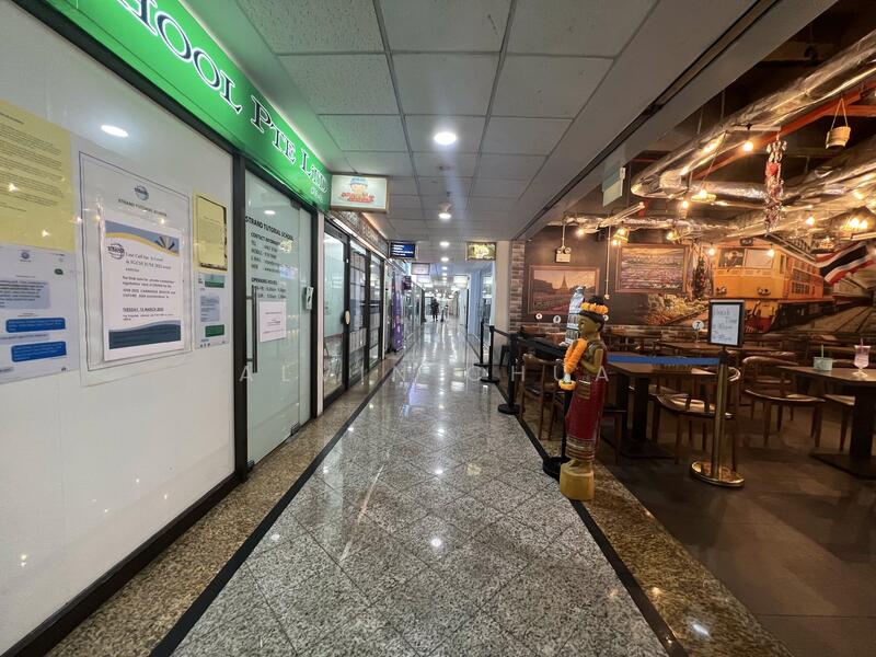 Coronation Shopping Plaza, 587 Bukit Timah Road, Tanglin / Holland / Bukit Timah, 538 sqft, Mall Shop For Sale, by Alvin Chua, 25595118 - Corridor - CommercialGuru.com.sg