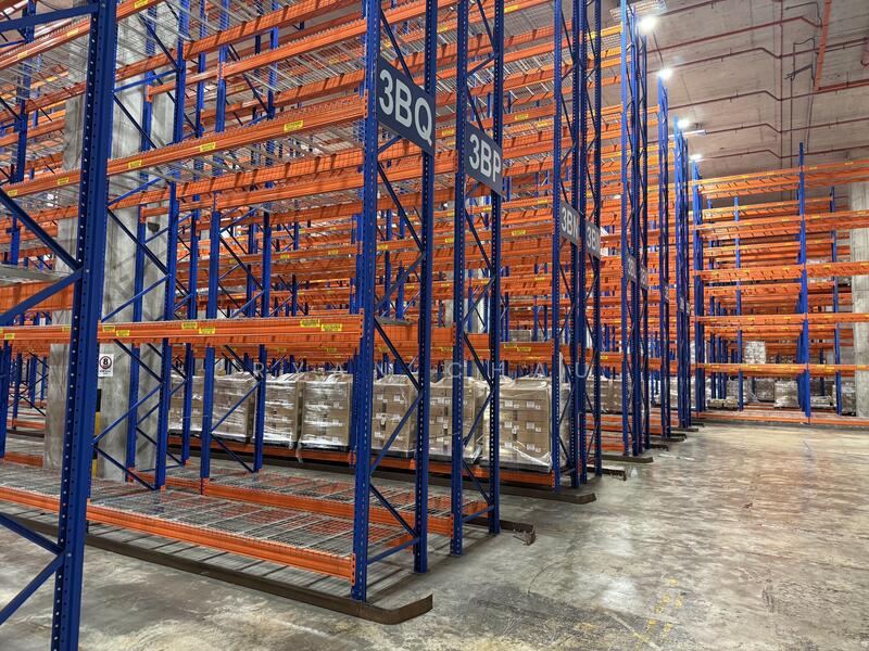 Ground | 11m Clear | 7 Bays + 3 Large Roller Shutter @ Jurong, Jurong, Boon Lay / Jurong / Tuas, 49,000 sqft, Warehouse For Rent, by Ryan Chau, 25595230 - CommercialGuru.com.sg