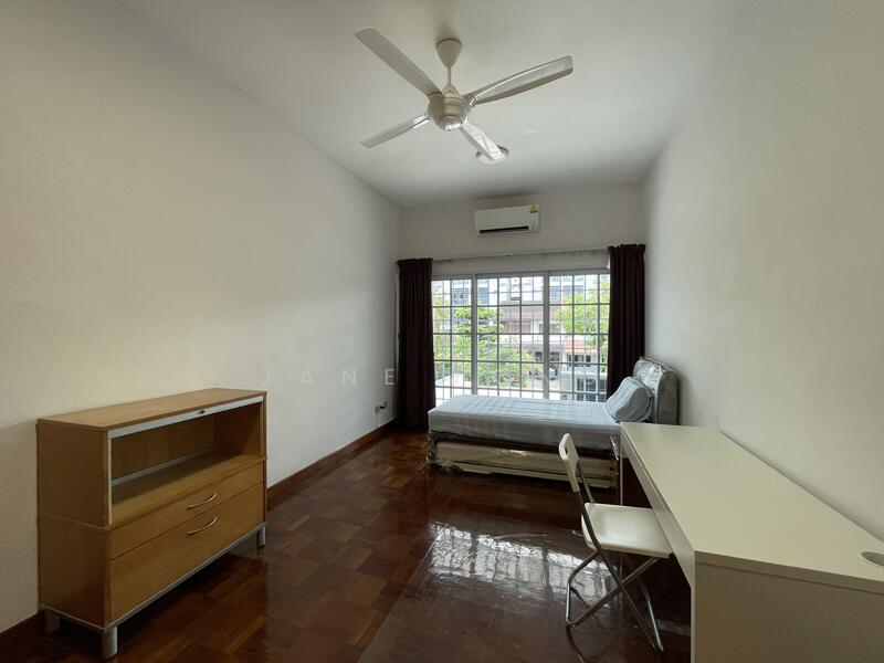 Lorong 4 Realty Park, Lorong 4 Realty Park, Room Rental, 350 sqft, Terraced House For Rent, by Jane Fong, 25595235 - PropertyGuru.com.sg