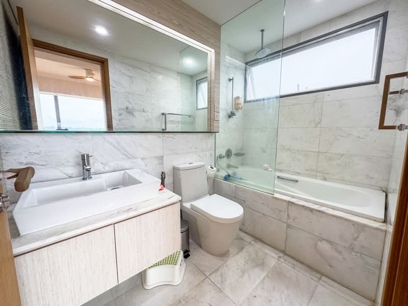 Vista Residences, 28 Jalan Datoh, 3 Bedrooms, 1,173 sqft, Condominium For Rent, by Hansen Ng, 25595624 - Master bathroom - PropertyGuru.com.sg