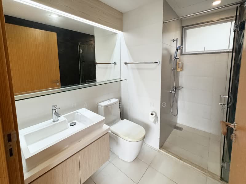 Vista Residences, 28 Jalan Datoh, 3 Bedrooms, 1,173 sqft, Condominium For Rent, by Hansen Ng, 25595624 - Common bathroom - PropertyGuru.com.sg