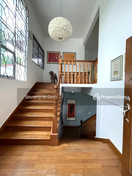 Landing area front entrance