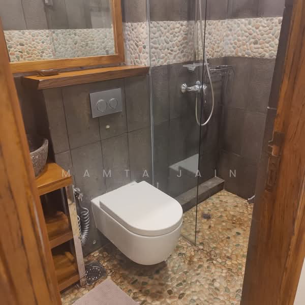 For Rent - 435 race course road