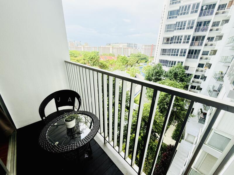 [Level 6] R4) Common Super Single w/ Balcony