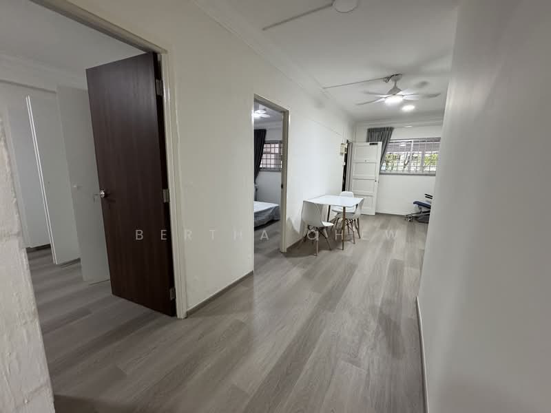 207 Bukit Batok Street 21, 207 Bukit Batok Street 21, 2 Bedrooms, 700 sqft, HDB Flat For Rent, by Bertha Chew, 25596588 - Corridor - PropertyGuru.com.sg