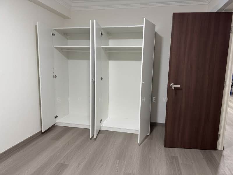 207 Bukit Batok Street 21, 207 Bukit Batok Street 21, 2 Bedrooms, 700 sqft, HDB Flat For Rent, by Bertha Chew, 25596588 - IKEA wardrobe - PropertyGuru.com.sg