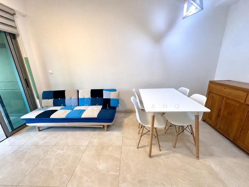 The Glades, 20 Bedok Rise, Bedok / Upper East Coast, 2 Bedrooms, 624 sqft, Condominium For Sale, by Angela Wang, 25596852 - Living Room - PropertyGuru.com.sg