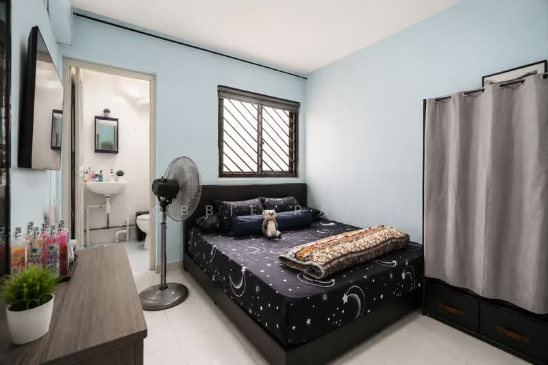 247 Jurong East Street 24, 247 Jurong East Street 24, 2 Bedrooms, 732 sqft, HDB Flat For Sale, by Robbie Razak, 25597720 - Bedroom - PropertyGuru.com.sg