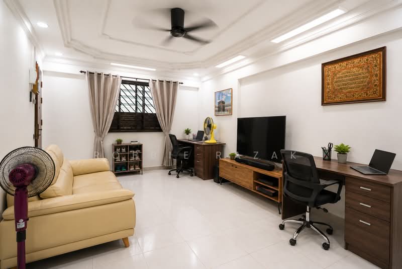 247 Jurong East Street 24, 247 Jurong East Street 24, 2 Bedrooms, 732 sqft, HDB Flat For Sale, by Robbie Razak, 25597720 - Living Room - PropertyGuru.com.sg