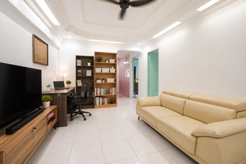 247 Jurong East Street 24, 247 Jurong East Street 24, 2 Bedrooms, 732 sqft, HDB Flat For Sale, by Robbie Razak, 25597720 - Living Room - PropertyGuru.com.sg