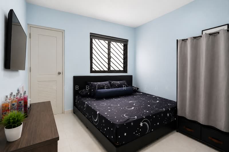 247 Jurong East Street 24, 247 Jurong East Street 24, 2 Bedrooms, 732 sqft, HDB Flat For Sale, by Robbie Razak, 25597720 - Bedroom - PropertyGuru.com.sg