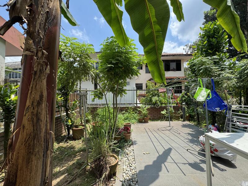 Economy Grew! Yet this house is cheap. Grab this house now, Holland Grove Road, 3 Bedrooms, 2,740 sqft, Terraced House For Sale, by Linda Chow, 25597833 - PropertyGuru.com.sg