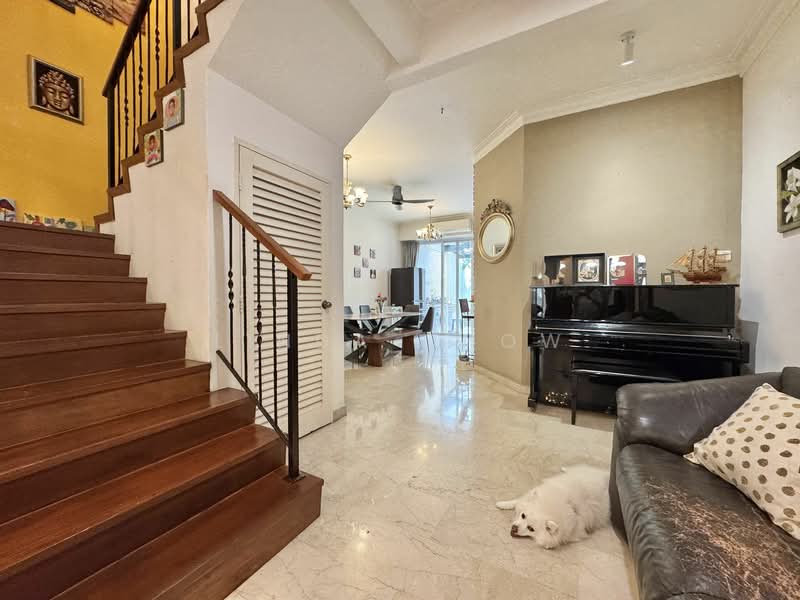 Economy Grew! Yet this house is cheap. Grab this house now, Holland Grove Road, 3 Bedrooms, 2,740 sqft, Terraced House For Sale, by Linda Chow, 25597833 - PropertyGuru.com.sg