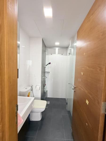 The Parc Condominium, 1 West Coast Walk, Buona Vista / West Coast / Clementi New Town, 3 Bedrooms, 1,217 sqft, Condominium For Rent, by Florence Zheng Zhen, 25598355 - Bathroom - PropertyGuru.com.sg