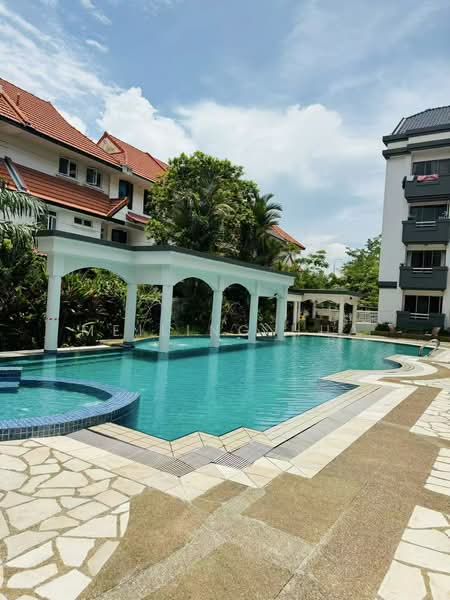 Palm Mansions, 345 Pasir Panjang Road, Room Rental, 120 sqft, Apartment For Rent, by Meiling Hua, 25598567 - Pool - PropertyGuru.com.sg