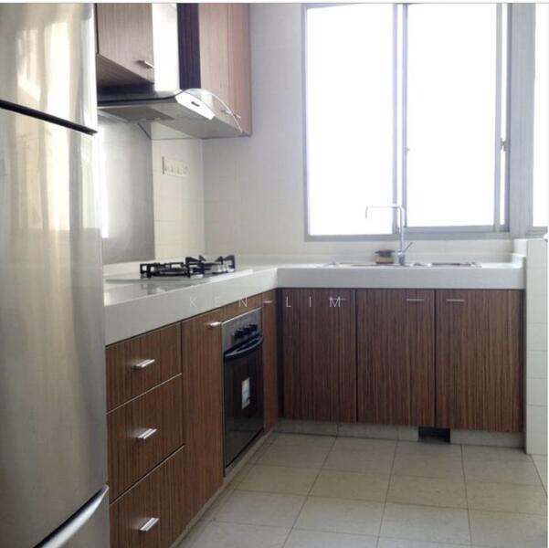 The Lakeshore, 29 Jurong West Street 41, 2 Bedrooms, 947 sqft, Condominium For Rent, by Ken Lim, 25598712 - Kitchen - PropertyGuru.com.sg