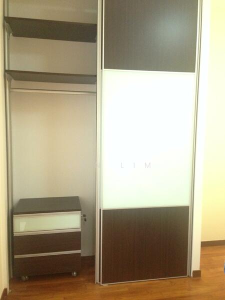 The Lakeshore, 29 Jurong West Street 41, 2 Bedrooms, 947 sqft, Condominium For Rent, by Ken Lim, 25598712 - Wardrobe - PropertyGuru.com.sg