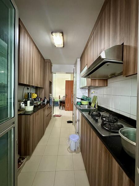 22 Ghim Moh Link HDB Flat For Sale at S$ 910,000 | PropertyGuru Singapore - Kitchen
