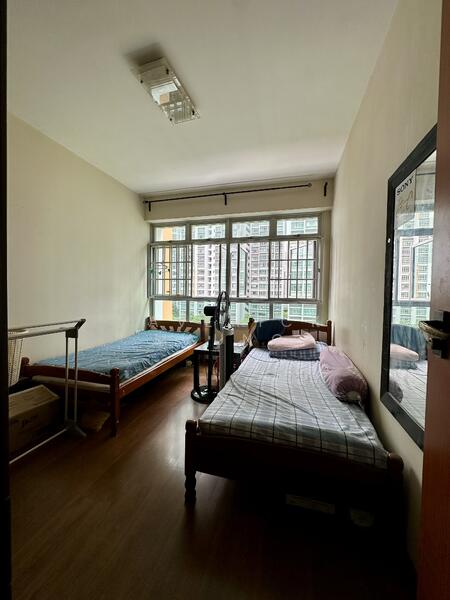 22 Ghim Moh Link HDB Flat For Sale at S$ 910,000 | PropertyGuru Singapore - Bedroom