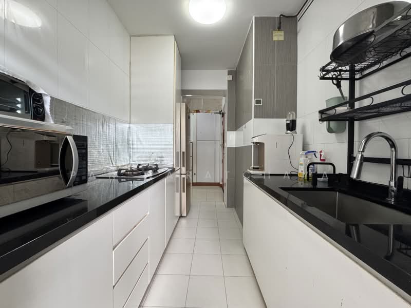 10C Bendemeer Light, 10C Bendemeer Road, 2 Bedrooms, 732 sqft, HDB Flat For Rent, by Pan Waratchaya, 25599219 - Kitchen - PropertyGuru.com.sg
