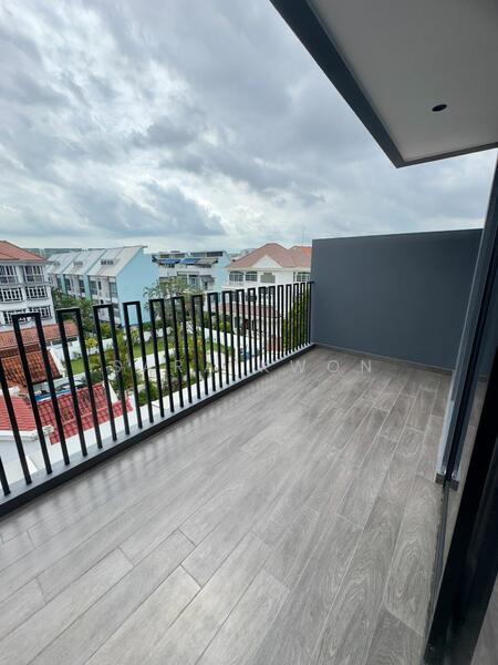 Highland Road, Highland Road, Room Rental, 400 sqft, Terraced House For Rent, by Sara Kwon, 25599632 - Balcony - PropertyGuru.com.sg