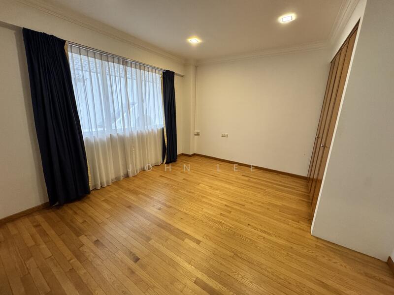 Quiet 3 storey Semi-D on siglap, Siglap Road, East Coast / Marine Parade, 5 Bedrooms, 3,528 sqft, Semi-Detached House For Rent, by John Lee, 25599834 - Bedroom - PropertyGuru.com.sg