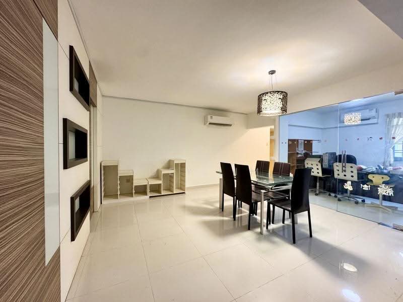 202A Compassvale Drive, 202A Compassvale Drive, Hougang / Punggol / Sengkang, 4 Bedrooms, 1,399 sqft, HDB Flat For Rent, by Joey Lim, 25599874 - Dining Room - PropertyGuru.com.sg