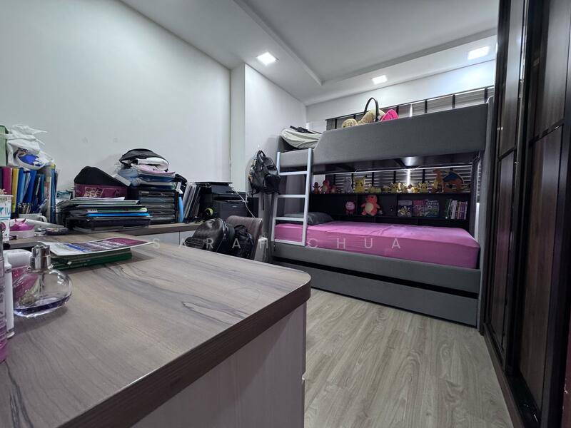 512C Yishun Street 51 HDB Flat For Sale at S$ 599,999 | PropertyGuru Singapore - Bedroom