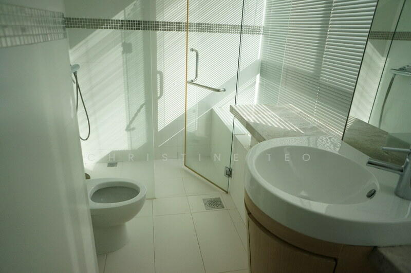 One-North Residences, 7 One-North Gateway, 2 Bedrooms, 1,033 sqft, Apartment For Rent, by Christine Teo, 25600591 - Bathroom - PropertyGuru.com.sg