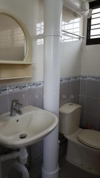 602 Ang Mo Kio Avenue 5, 602 Ang Mo Kio Avenue 5, Ang Mo Kio / Bishan / Thomson, Room Rental, 120 sqft, HDB Flat For Rent, by Liu TingTing, 25600653 - Bathroom - PropertyGuru.com.sg