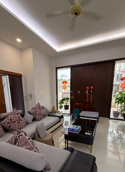 Jalan Harom Setangkai, Jalan Harom Setangkai, Tanglin / Holland / Bukit Timah, 6 Bedrooms, 4,600 sqft, Semi-Detached House For Rent, by Lee Char Seng, 25600836 - PropertyGuru.com.sg