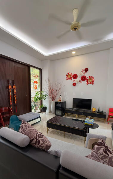 Jalan Harom Setangkai, Jalan Harom Setangkai, Tanglin / Holland / Bukit Timah, 6 Bedrooms, 4,600 sqft, Semi-Detached House For Rent, by Lee Char Seng, 25600836 - PropertyGuru.com.sg