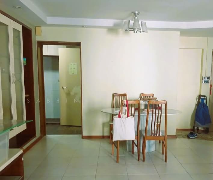 204A Compassvale Drive HDB Flat For Sale at S$ 710,000 | PropertyGuru Singapore - Dining Room