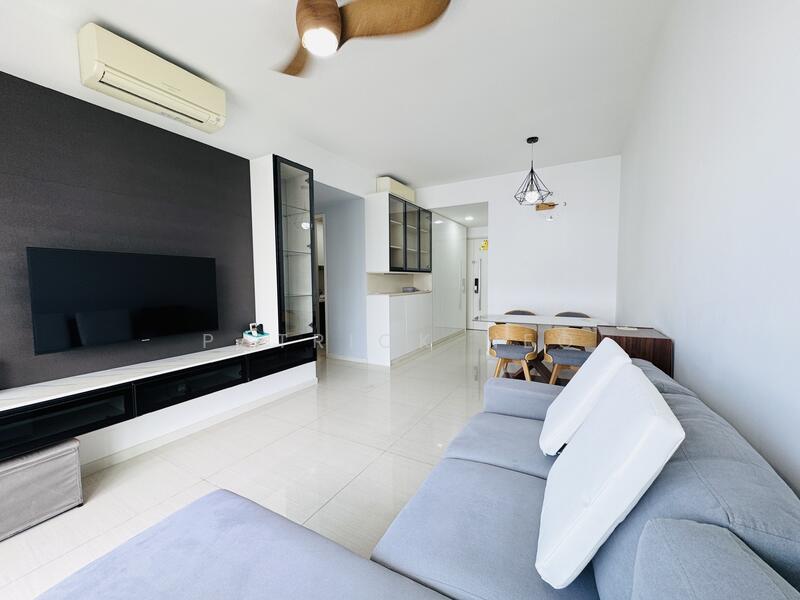 Riversound Residence, 5 Sengkang East Avenue, 3 Bedrooms, 904 sqft, Condominium For Rent, by Patrick Neo, 25601635 - Living Room - PropertyGuru.com.sg