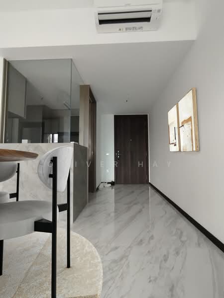 Pasir Ris 8, 20 Pasir Ris Drive 8, 2 Bedrooms, 775 sqft, Condominium For Sale, by Oliver Hay, 25601953 - Hallway - PropertyGuru.com.sg