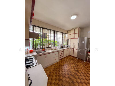 For Sale - Kembangan Original Bungalow | 12m Frontage.